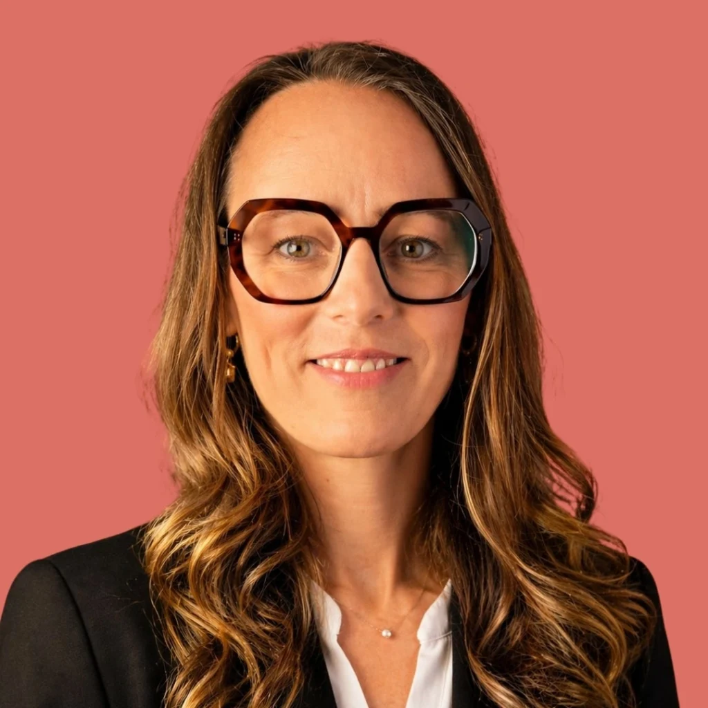 portrait de Fleur Rousset, agent immobilier diplômée notaire à Lyon
